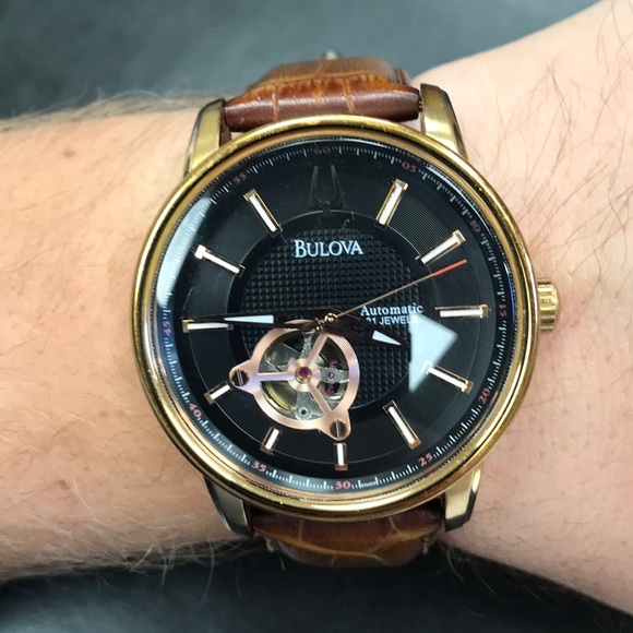 Bulova Automatic Mechanical - Picture 1 of 3